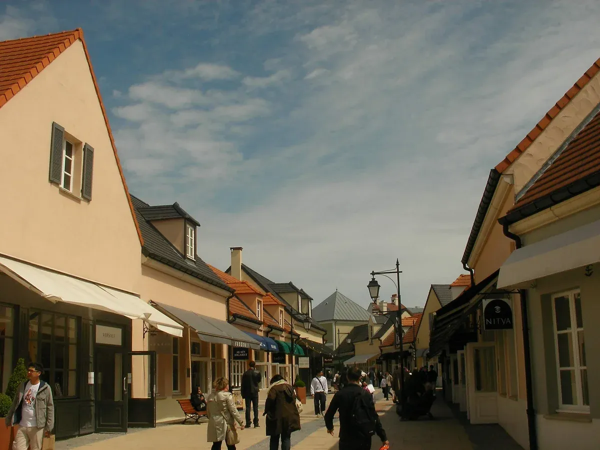 Full Day Shopping At Vale D'Europe Outlet - 2